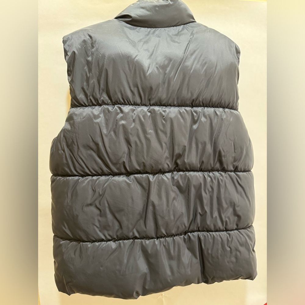 Kids old navy black vest size M - Picture 2 of 2